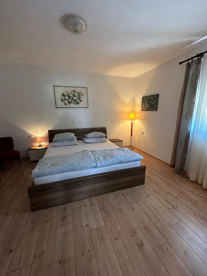 Apartmani Suzana Klenovica Exterior photo